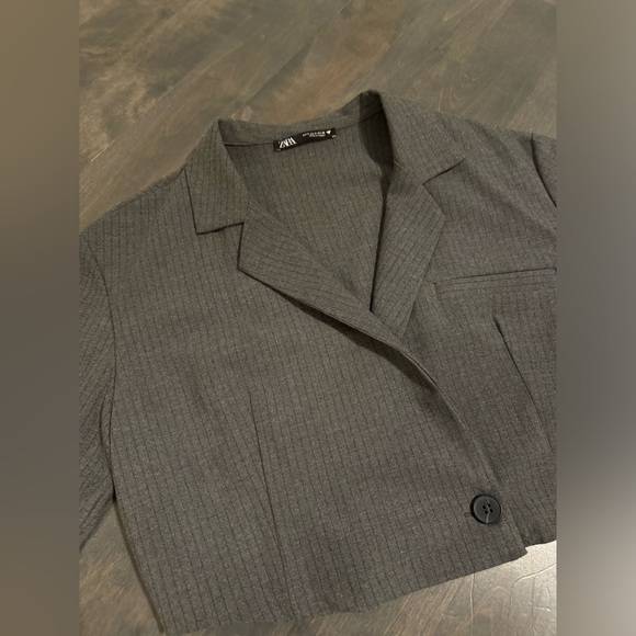 ZARA Cropped Pinstripe Shirt Blazer - Picture 8 of 8